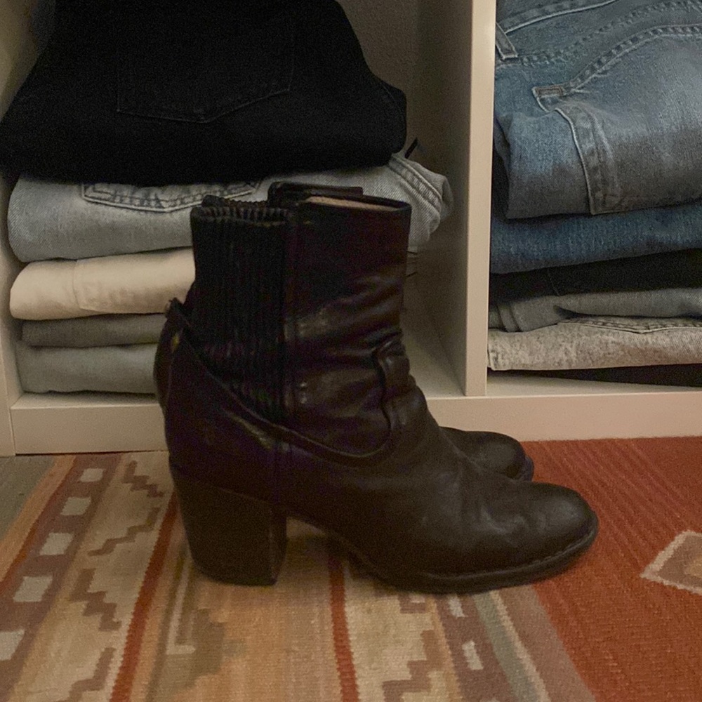 Frye Lucinda Scrunch Short Bootie